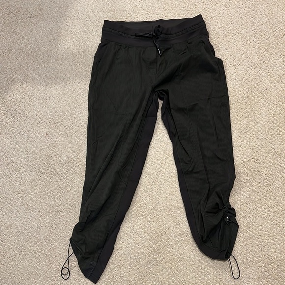 Lulu lemon Dance studio mid rise crop pants - Picture 3 of 5